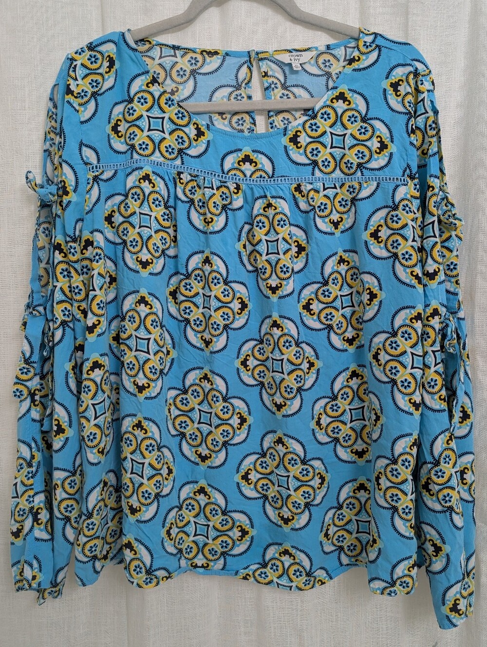 Crown & Ivy Blue Medallion Tie Sleeve Blouse XL